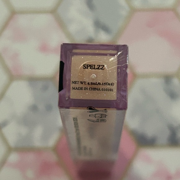 2/$15 LAURA MAKEUP LABS Glozzing Sparkly Lipgloss - Picture 2 of 2